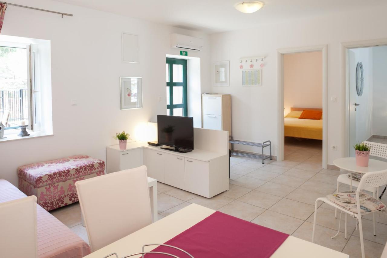 Apartment Bura 1 Makarska Exterior foto